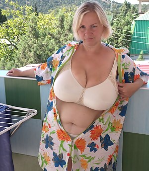 Chubby Amateur Big Tit Nurse - Mature Saggy Tits - Big Boobs Porn, Naked Tits Pics